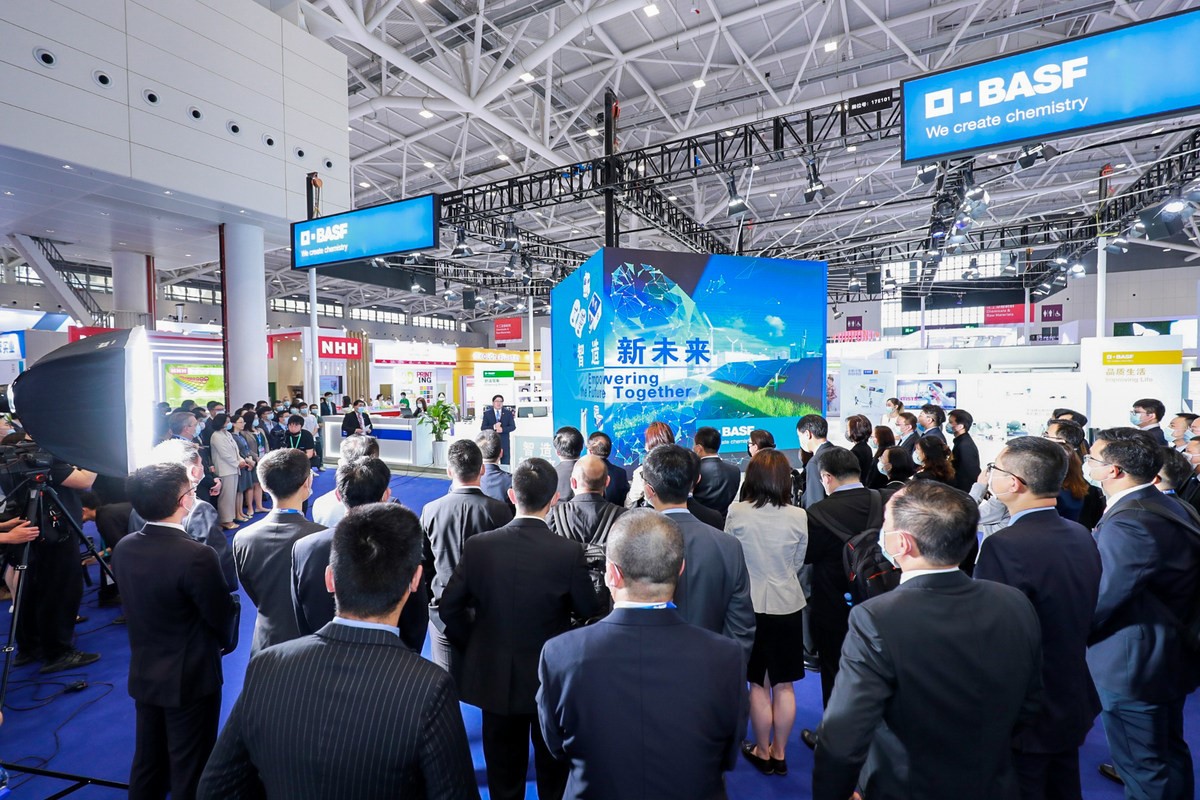 巴斯夫以客戶需求為導(dǎo)向展示“智造新未來(lái)”